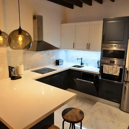 City Center Townhouse *